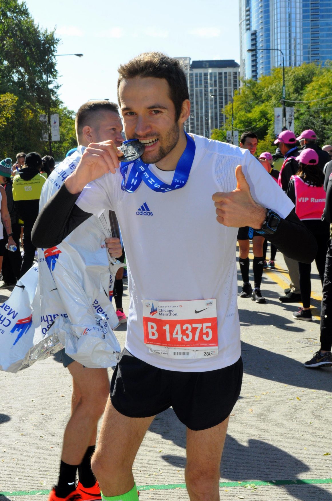 976813_294383300_XLarge